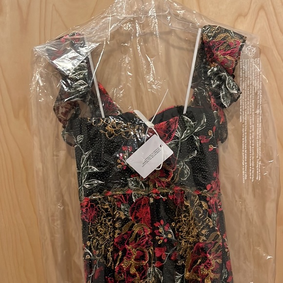 NWT Marchesa Notte Floral-embroidered side-slit gown - Picture 6 of 7